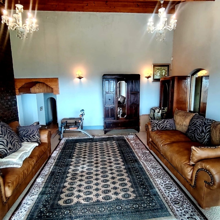5 Bedroom Property for Sale in Beacon Bay Eastern Cape